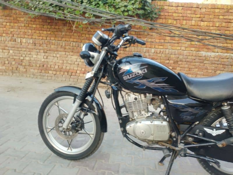 Suzuki GS 150 Special edition 3