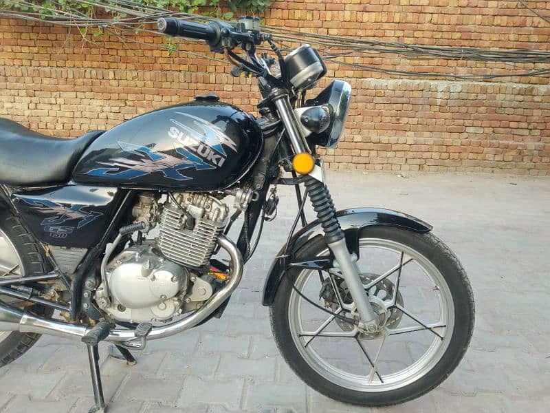 Suzuki GS 150 Special edition 6