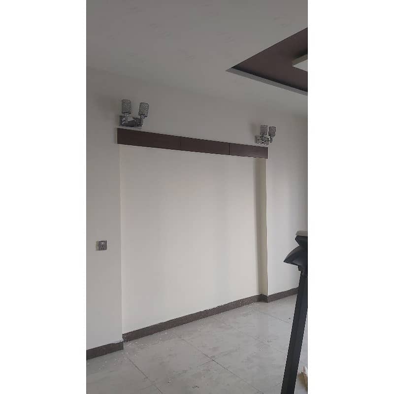 10 Marla Like New House Is In Bahria Town Lahore For Rent With Gas In Sector C 1