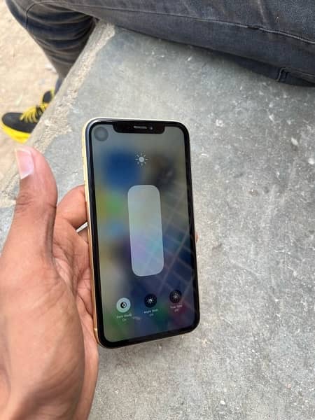 iPhone XR Condition is 10_9 battery health 79 JV 4