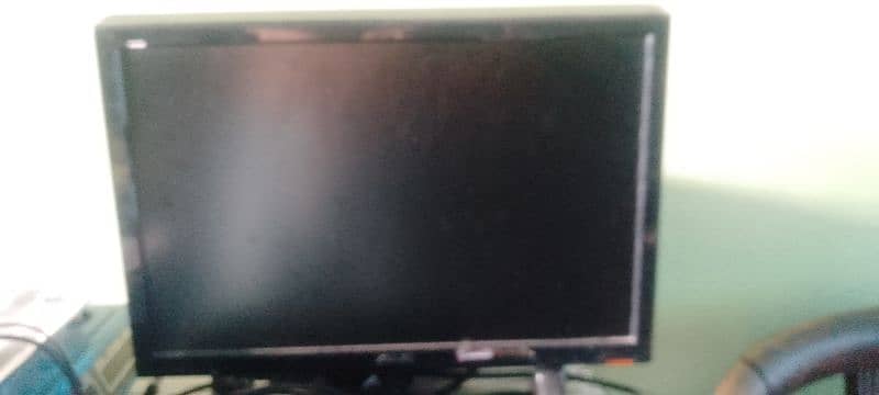 computer LCD screen 22 inch 1