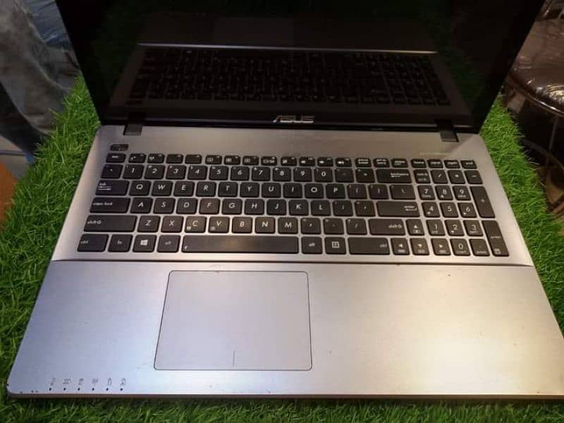 Asus Laptop 1