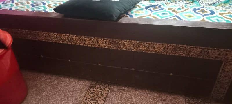 king size wooden bed 1