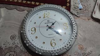 Quartz - Haishi - Round Silver Wall Clock