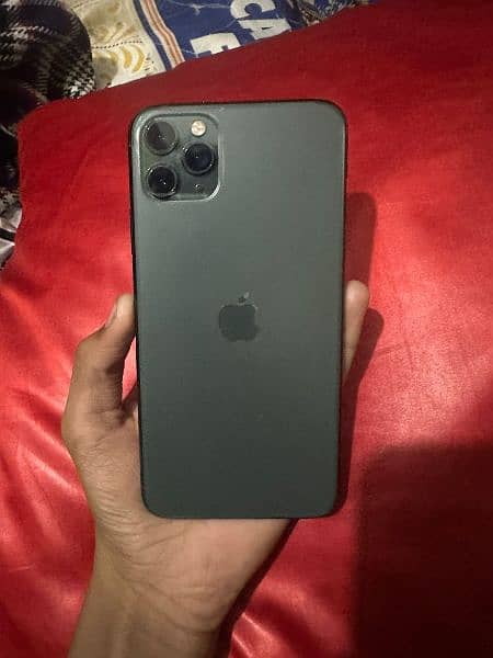 I phone 11 pro max 10 by 10 condition 1