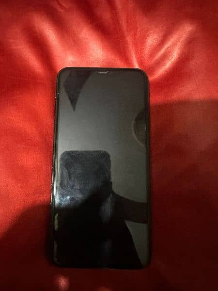 I phone 11 pro max 10 by 10 condition 2