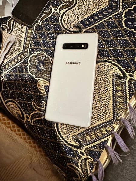 Samsung Galaxy S10+ 0