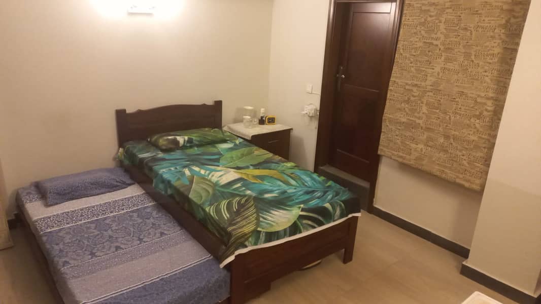 2 Bedroom 950 Sq feet apt for sale in dha ph 5 badar comm 1st floor 7