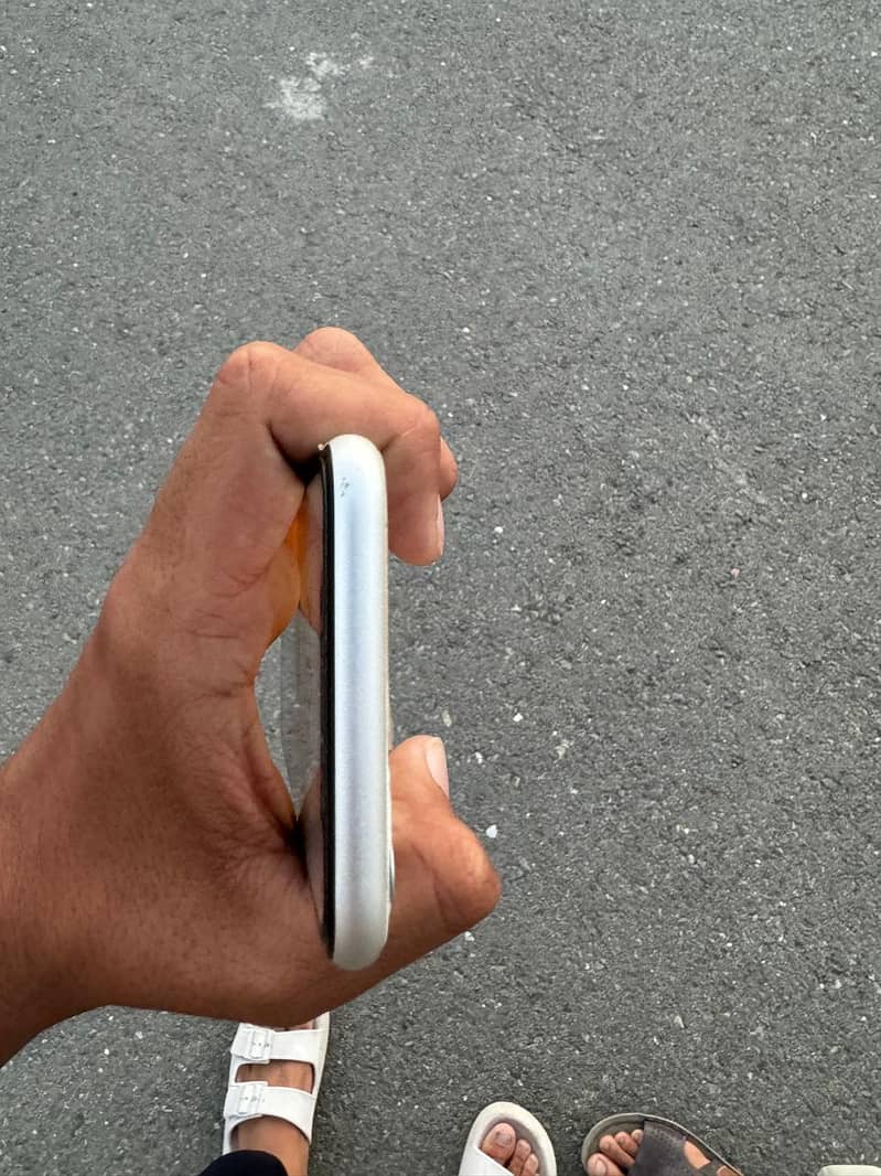 IPHONE 11 PTA APPROVED with box (urgently sale) 2