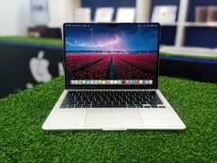 MacBook Air M2 Starlight 2022 8gb 256gb 66 cycles 10/10 condition