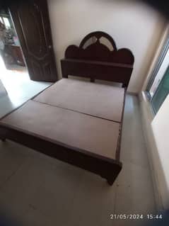 King size bed with cabinet