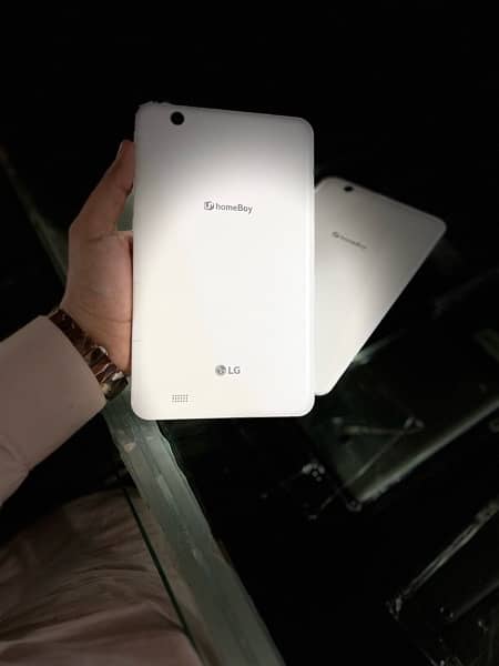 LG tablet 8inch display 2gb rem/16gb Rom WiFi android 7.0 9