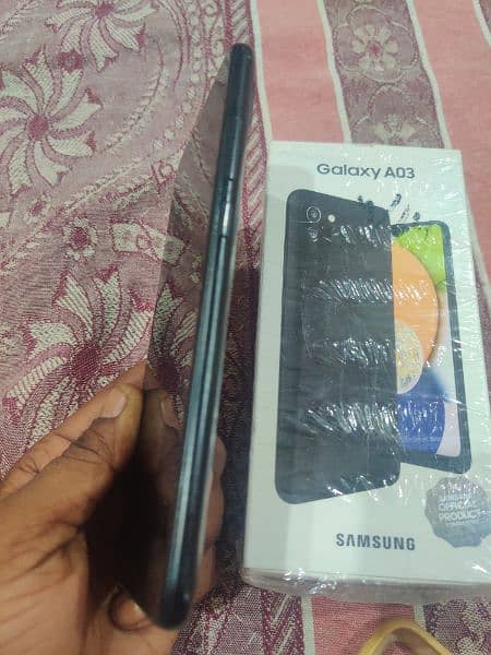 Samsung Galaxy A03. . . . 4/64 gb 5