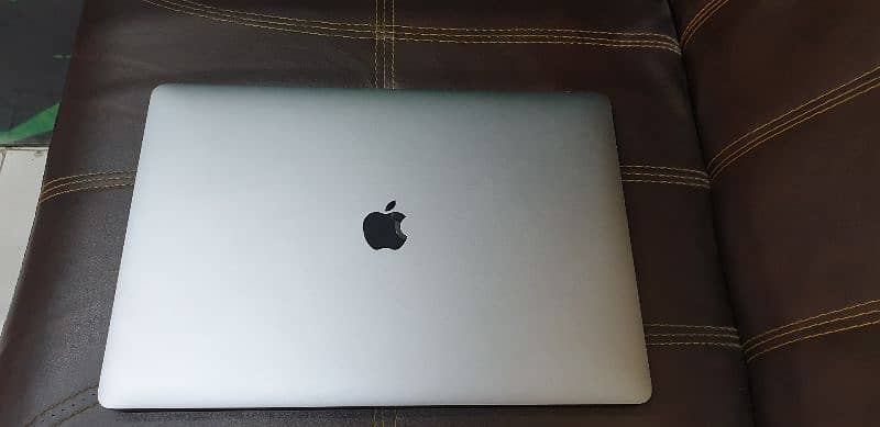 APPLE MACBOOK PRO 2019 15" 0