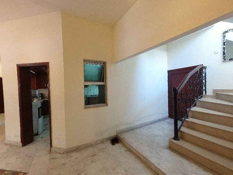 Corner 1 Kanal House In Central DHA Phase 2 - Sector D For sale 31