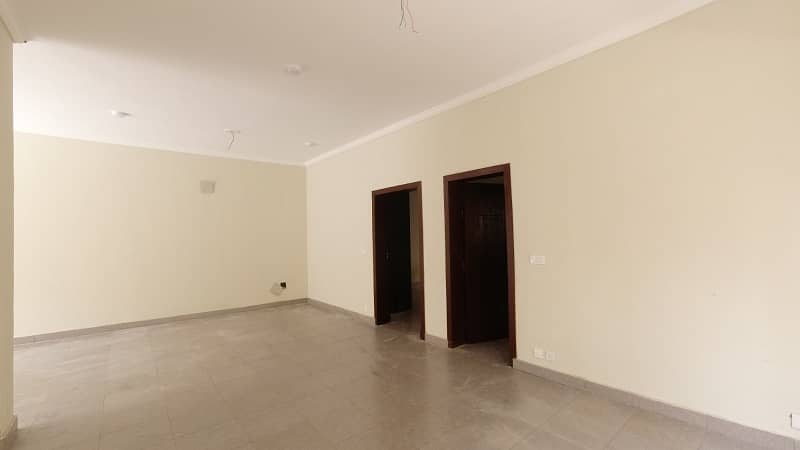 Highly-coveted On Excellent Location 8 Marla House Is Available In DHA Valley For sale 28