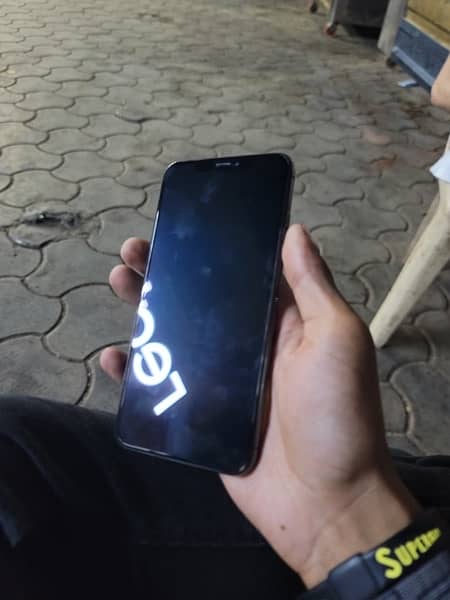 Iphone XS Max Slightly Used 4