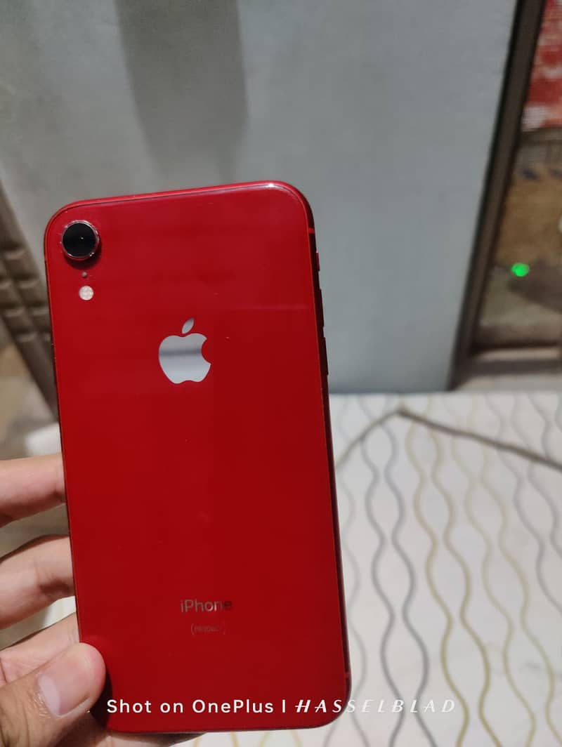 Iphone xr red 10by10 4