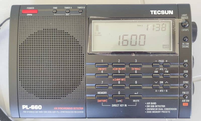 Tecsun PL-660 Digital AM/FM/SSB/Air Band Radio 4