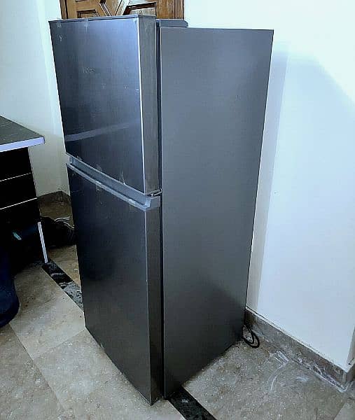 Haier Refrigerator HRF-186 EBS 0