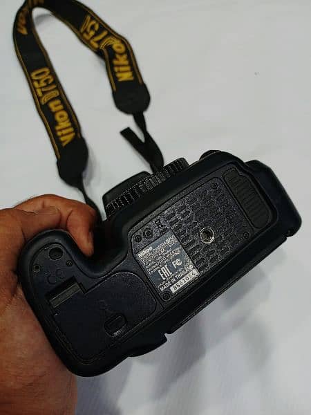 Nikon D750 With Silicon Cover 6