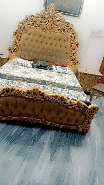 urgent sale home used  bed set 0