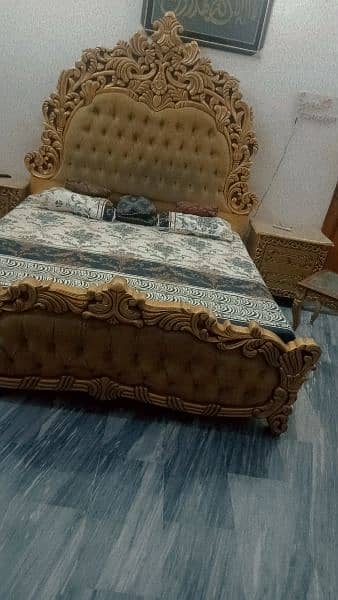 urgent sale home used  bed set 2