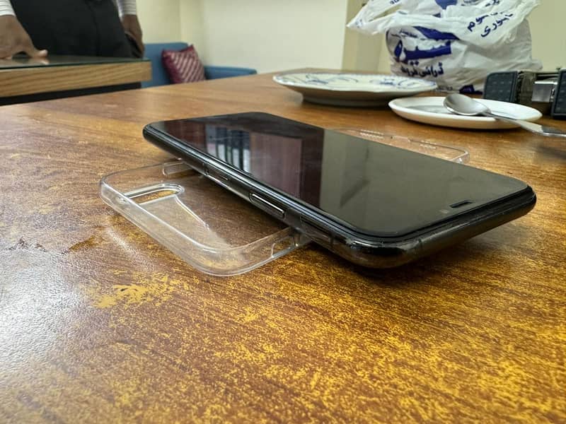 IPHONE XS MAX 256GB PTA Approved 1