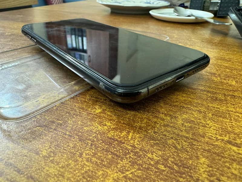 IPHONE XS MAX 256GB PTA Approved 5