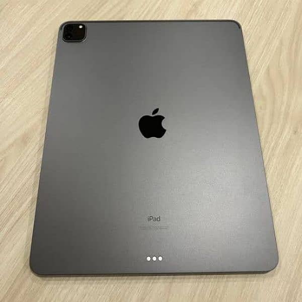 Apple iPad Pro 11  2021 3rd Gen M1 Chip Retina Display 256gb 4G Lte 3