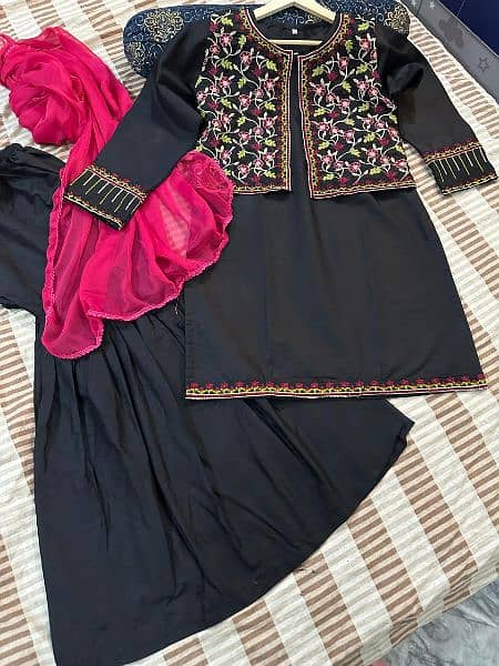 3pc suit suit delivery all over Pakistan 2