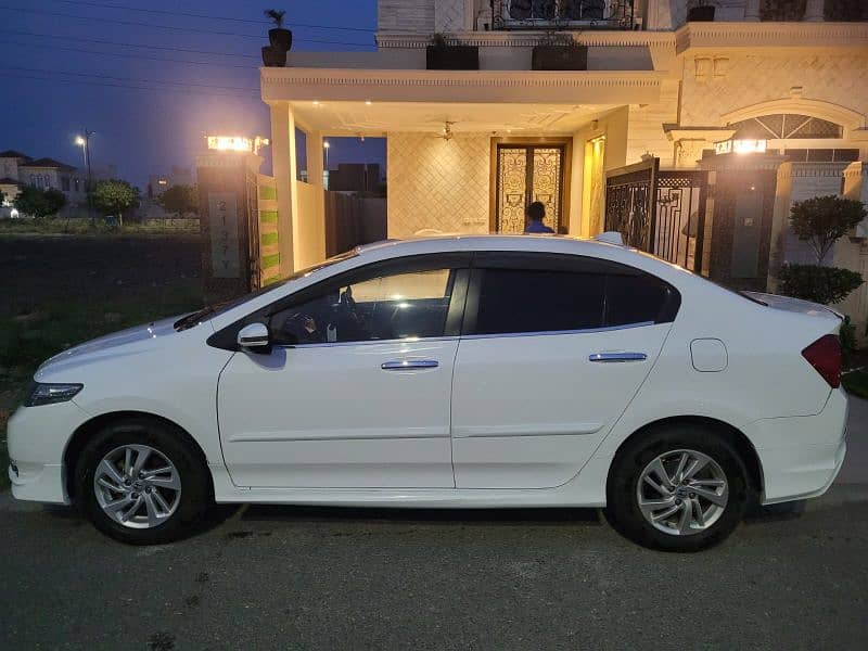 Honda City Aspire 1.5 prosmatec Brand New condition Car 3