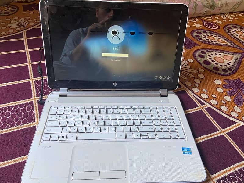 hp core i 3 pavilion 0