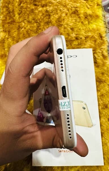 Oppo F1s 4/64 With Box and Charger 5