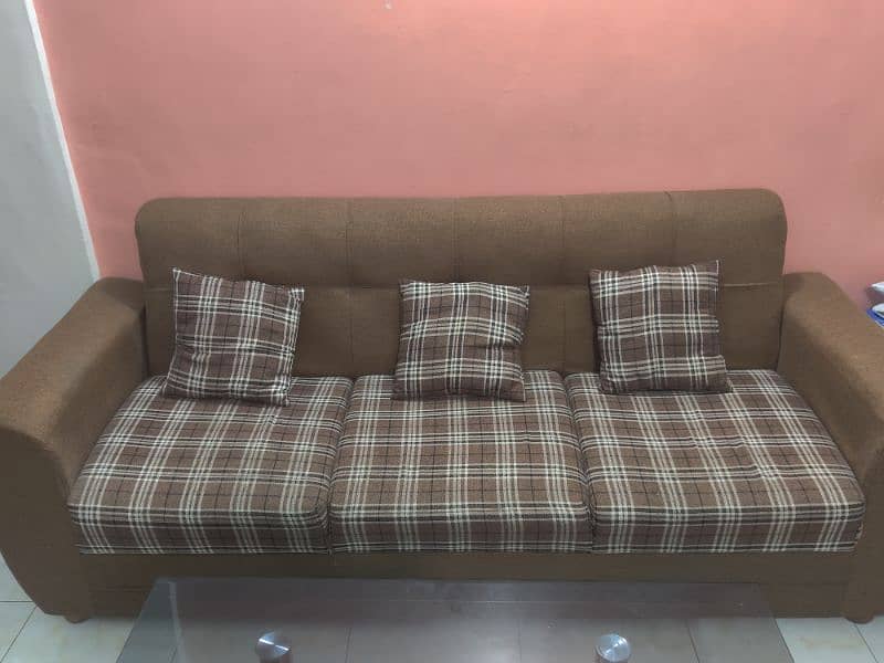 5 SEATER SOFA USED BUT GOOD CONDITION 1