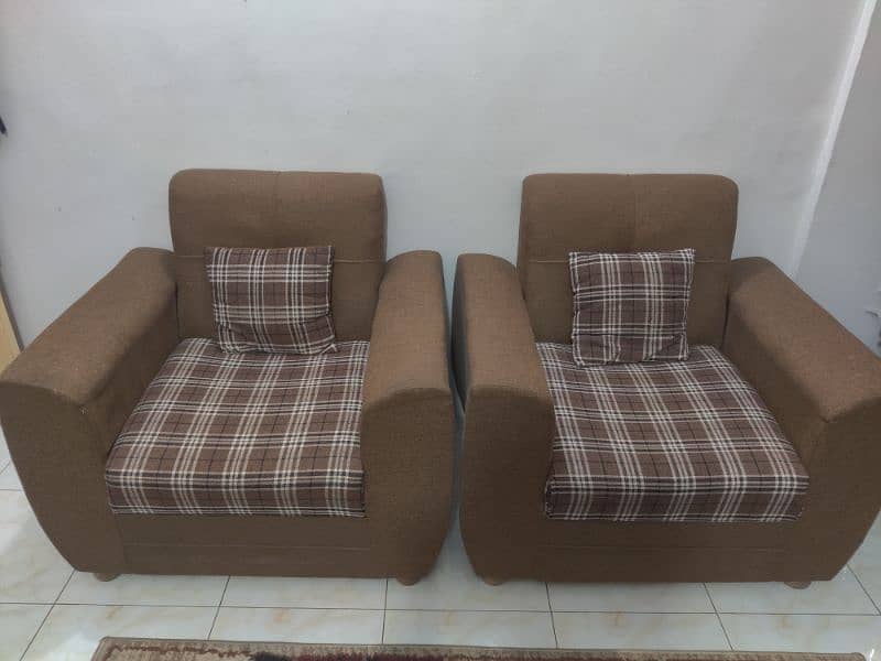 5 SEATER SOFA USED BUT GOOD CONDITION 5