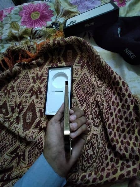 Apple iphone 13 pro max 128gb 10/10 condition. . . pta approved 10