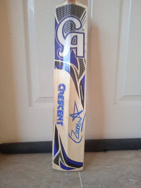 Bargain available Ca cresent bat Original Zaman Khan signed 2