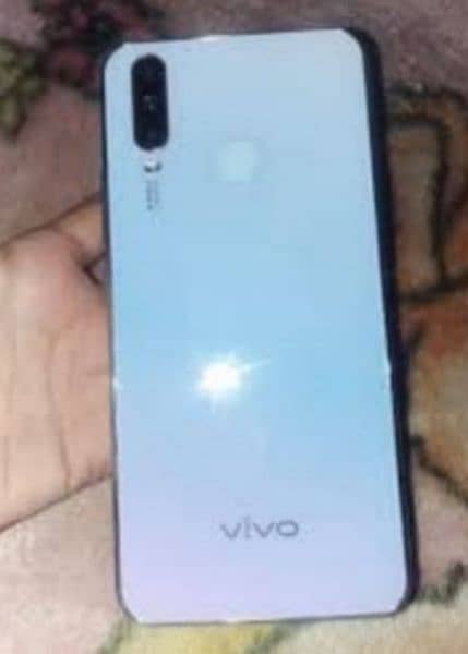 vivo y17 8/256 with full box charger handsfree 0