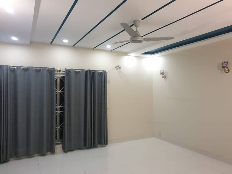 1 Kanal Lower Portion Is Available For Rent On Top Location Of Wapda Town Lahore 14