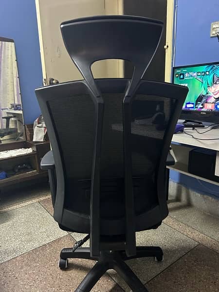 Gaming Chair barely used, one week ago 5