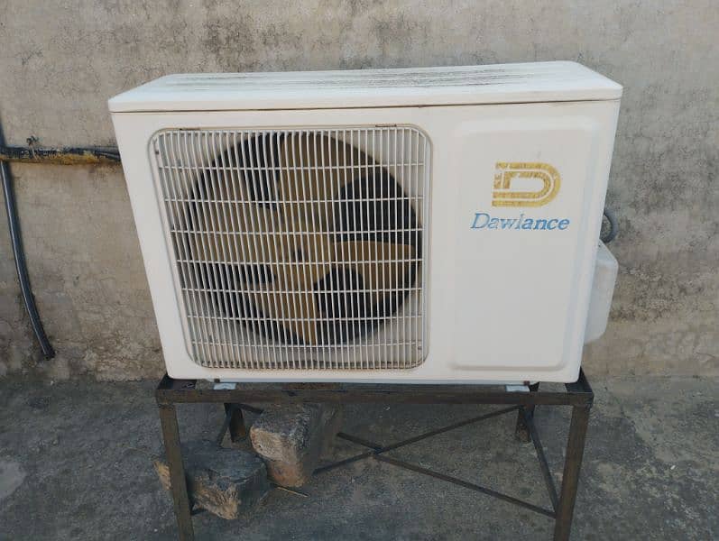 Dawlance 1.5 ton ac for sale non inverter without pipe urgent sale 1