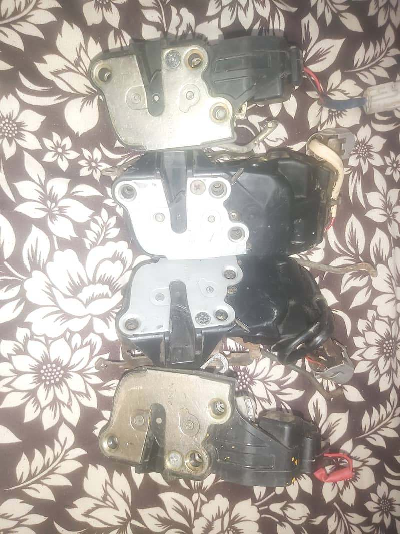 Indus corolla original power locks central locking japani 4