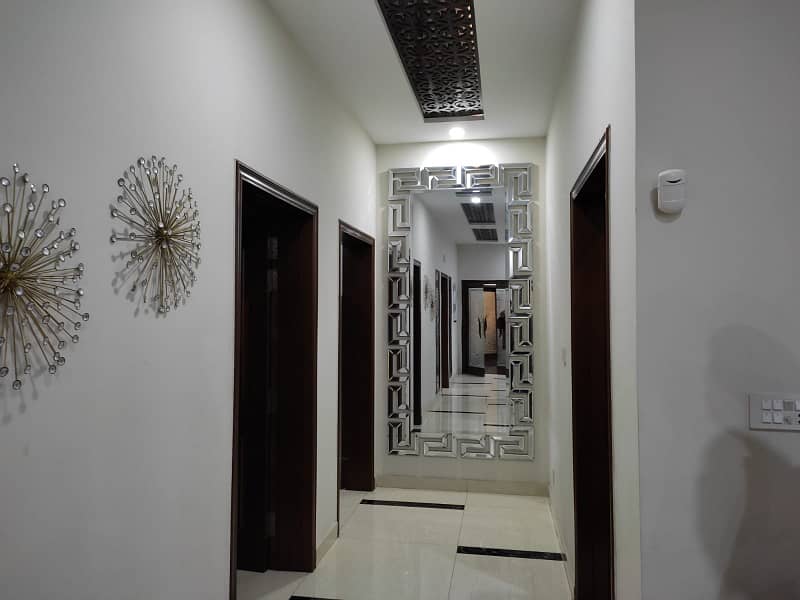 1 KANAL OWNER BUILD HOUSE AVAILBALE FOR SALE AT EE BLOCK BAHRIA TOWN LAHORE 1