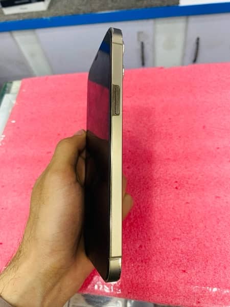 iphone 12 promax 256 gb Dual physical Approve 6