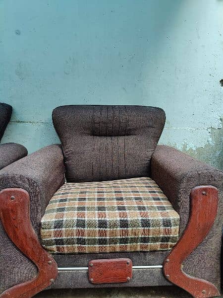 7 seatter sofa set good condition 3