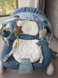 Chicco baby bouncer. Very good condition. Pick up f8