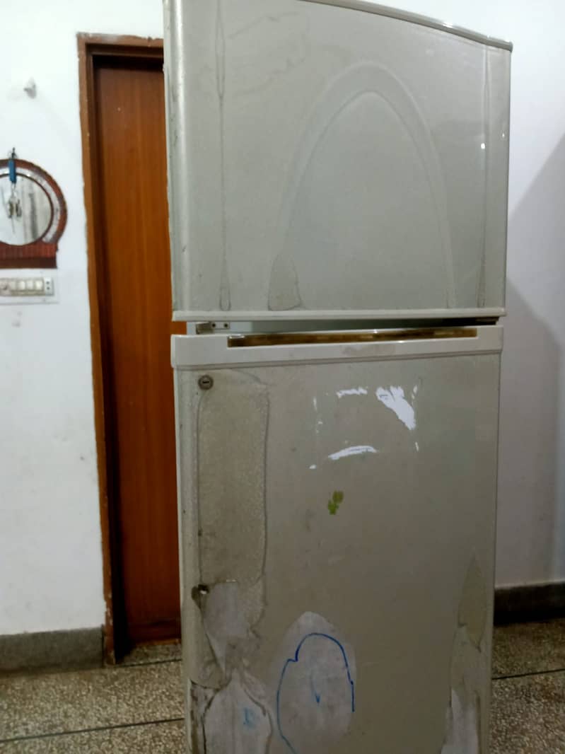 Dawlance Refrigerator in working condition for sale 5
