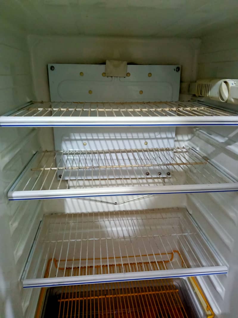 Dawlance Refrigerator in working condition for sale 6