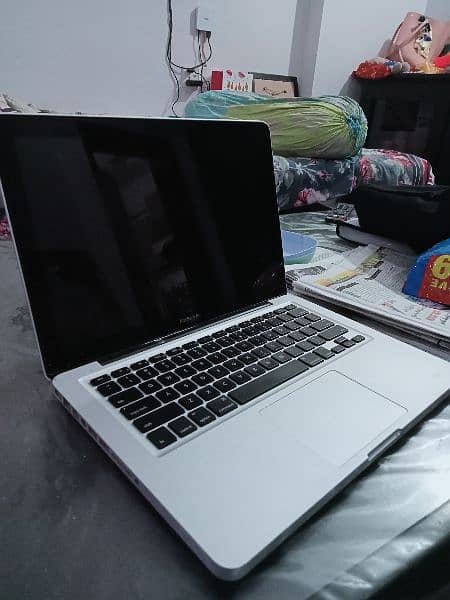 Apple MacBook Pro 2012 A1278 13.3 LED Display - Intel 4